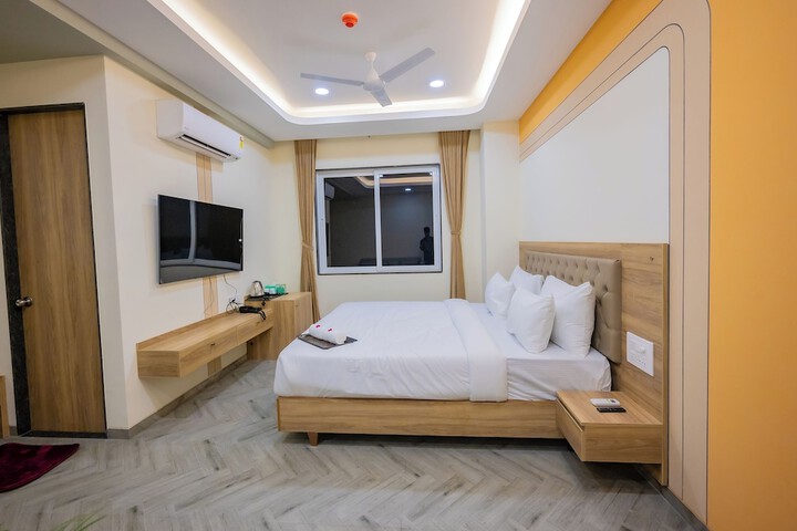 Room 3 of 31