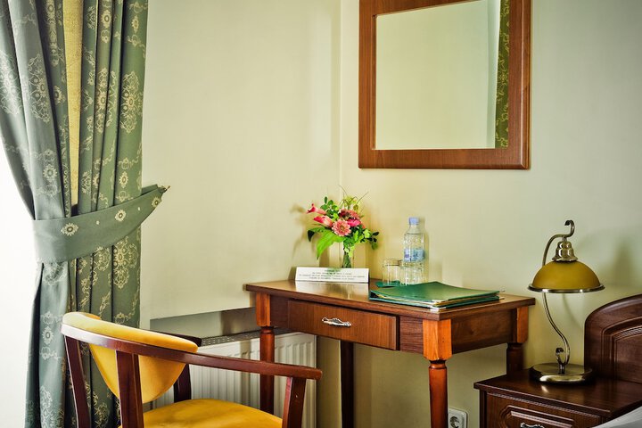 Room 14 of 34