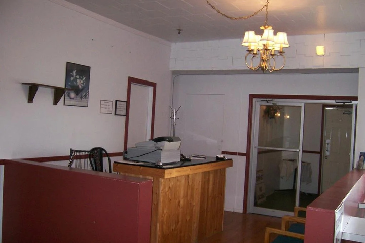 Room 18 of 18