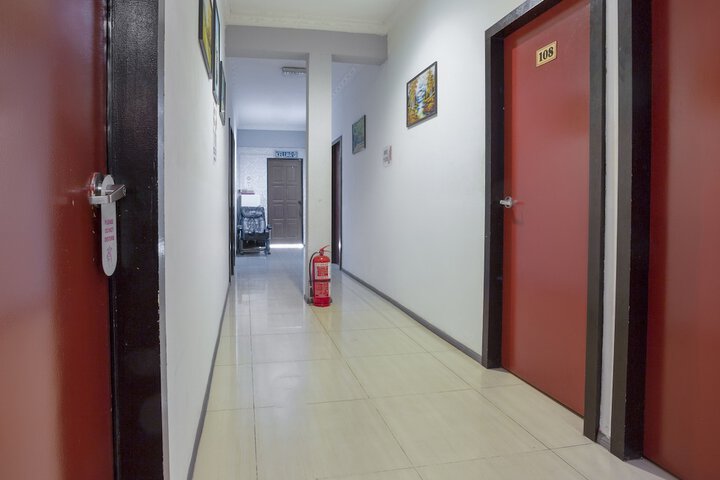 Ballroom/Hall 18 of 22