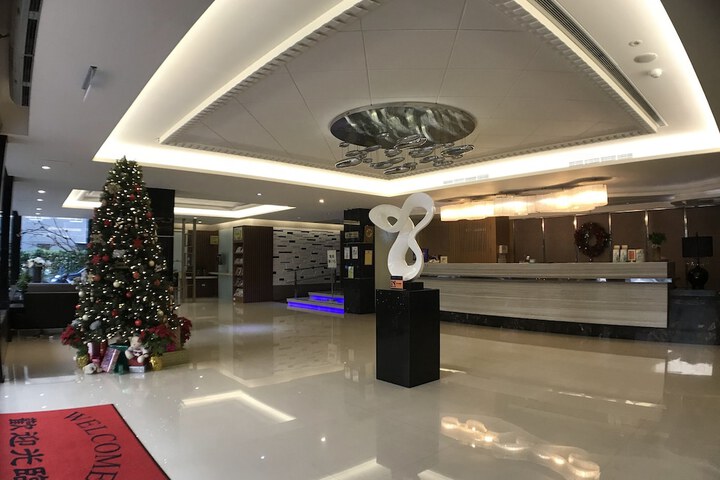 Entrance & Lobby