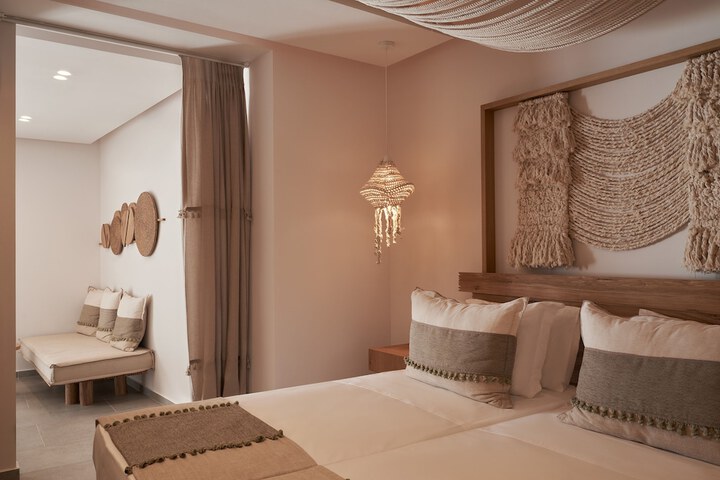 Room 35 of 135