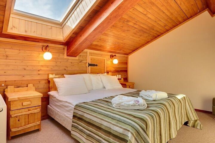 Room 3 of 34