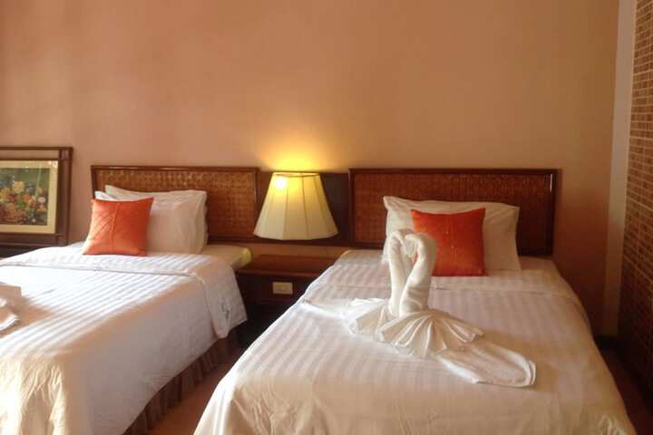 Room 6 of 38
