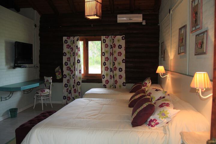 Room 13 of 30