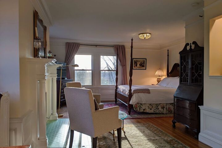 Room 111 of 258