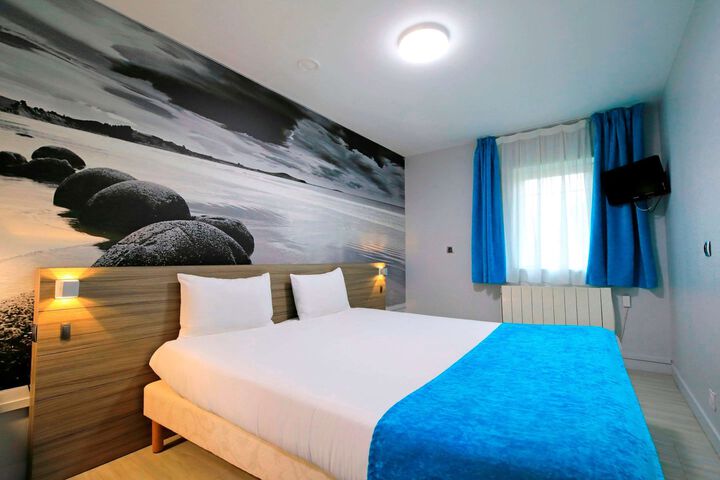 Room 6 of 38