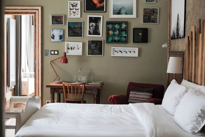Room 18 of 42