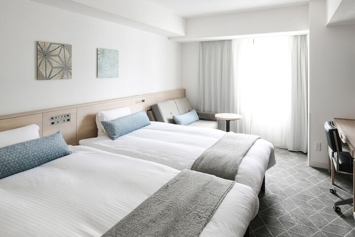 Room 17 of 90