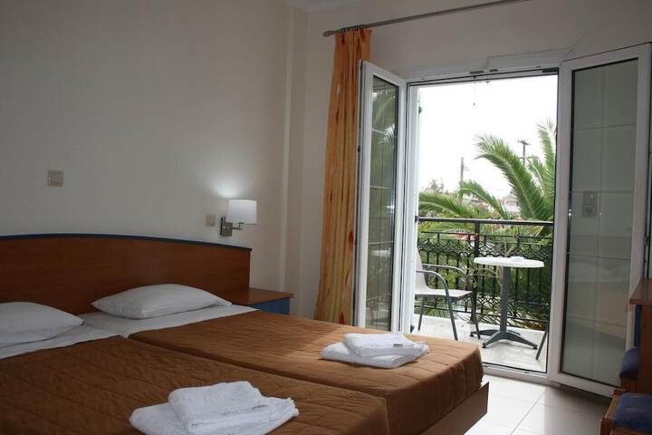 Room 5 of 25