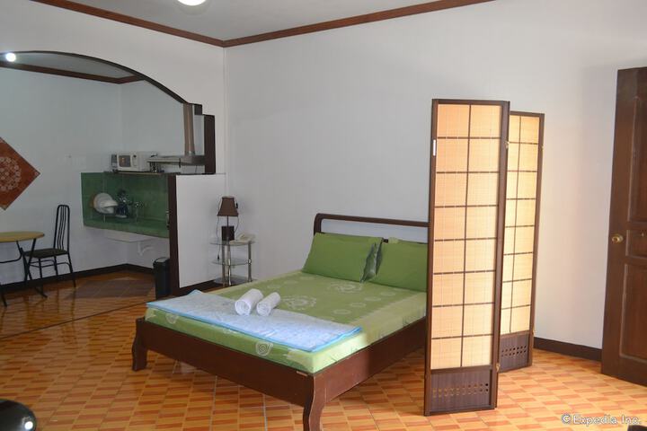 Room 33 of 72