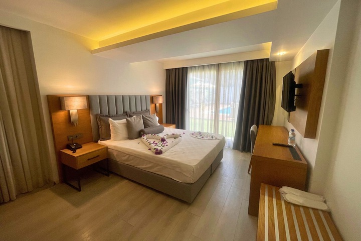 Room 10 of 48