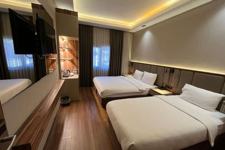 Room 10 of 20