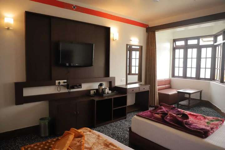 Room 4 of 35