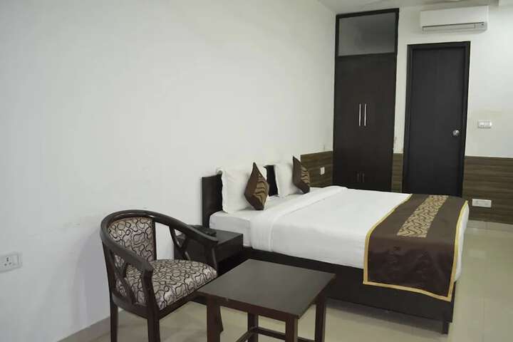 Room 21 of 90