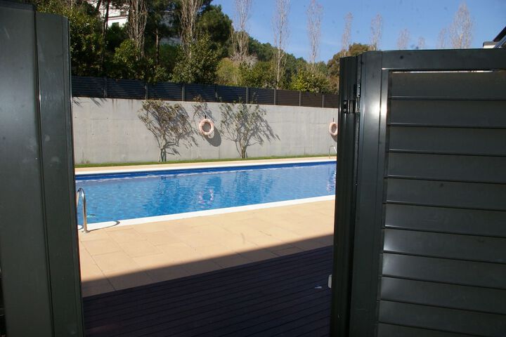 Pool 27 of 31