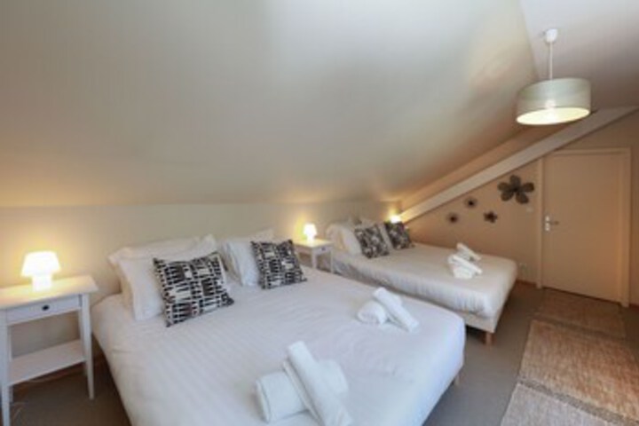 Room 28 of 39