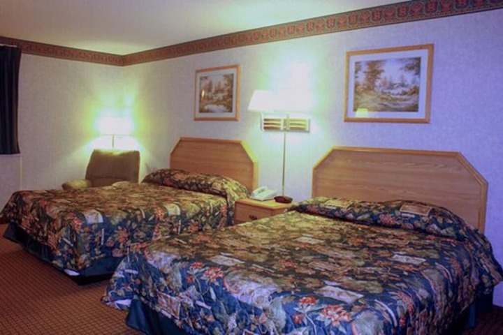 Room 7 of 16