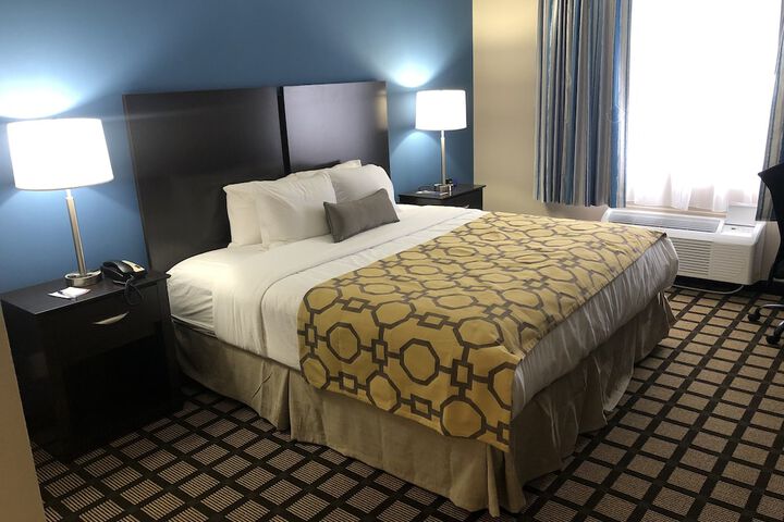 1 King Bed (1 of 11)
