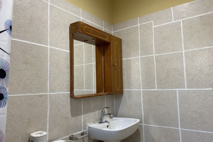 Room 2 of 32