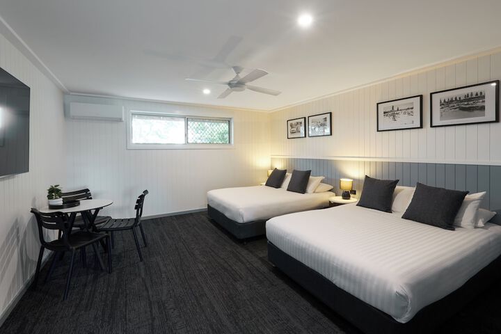 Room 8 of 32