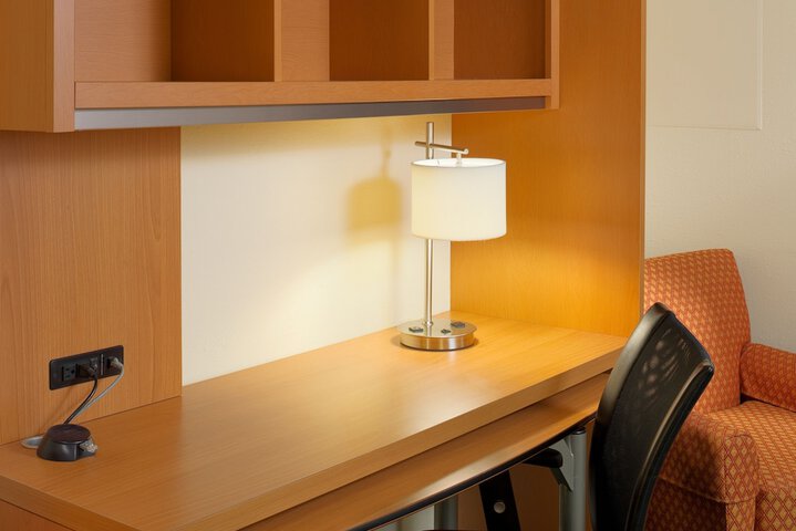 1 Queen Bed Mobility Accessible Hearing Impaired Studio Suite (20 of 23)