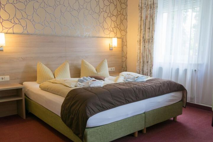 Room 16 of 35