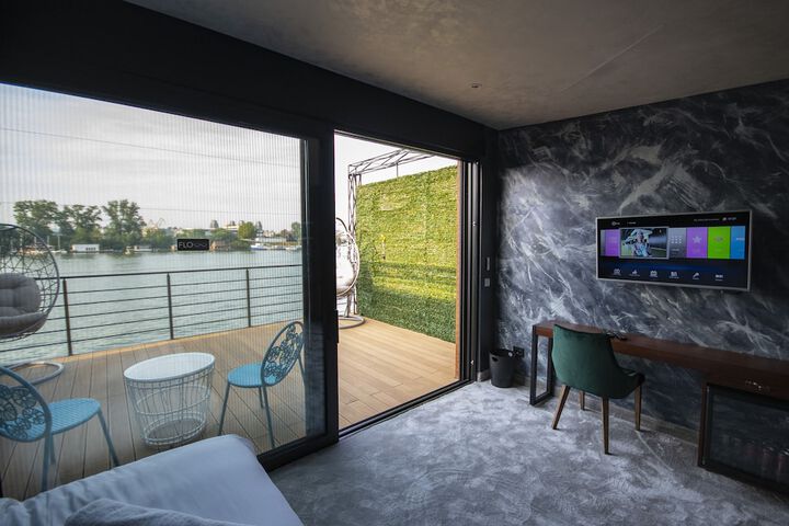 Room 15 of 35