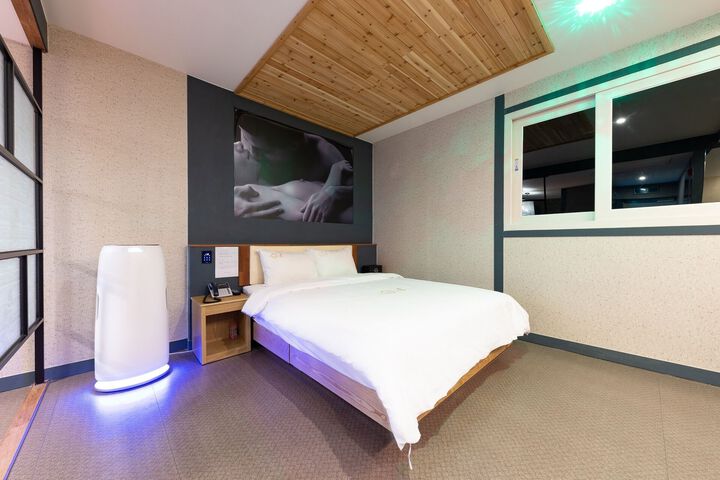 Room 20 of 50