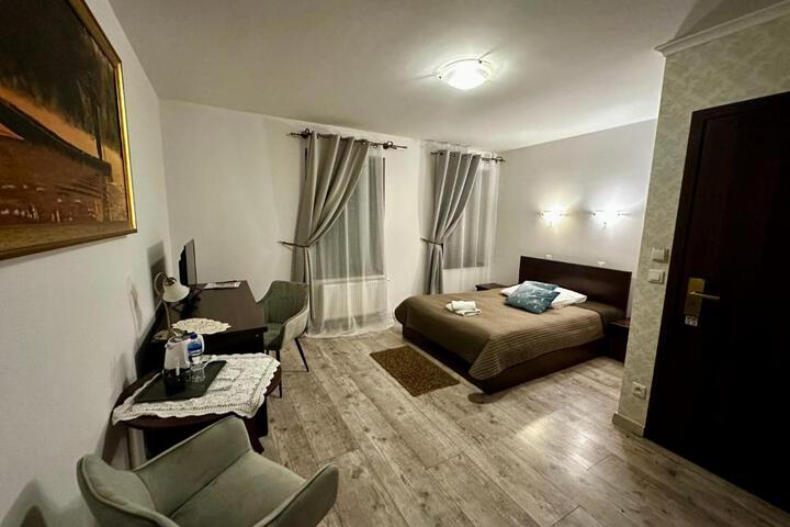 Dworek Złoty Róg Hotel i Restauracja