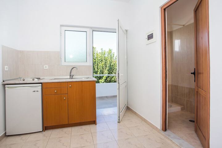 Room 15 of 28
