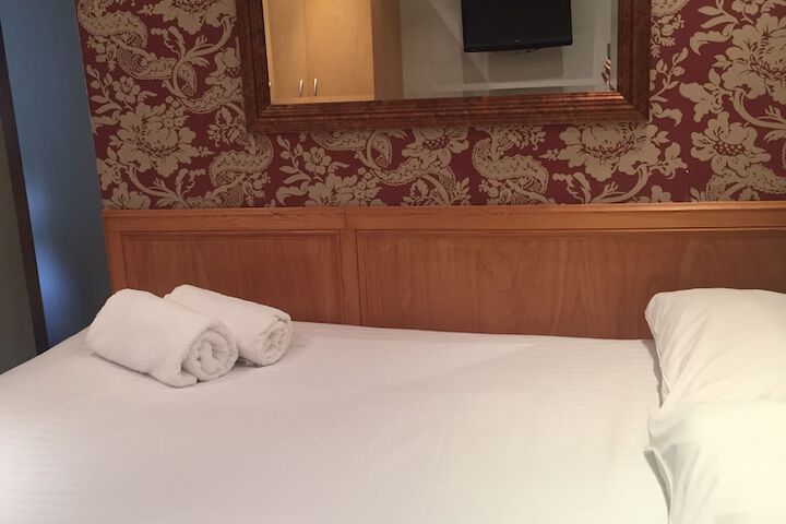Room 50 of 71