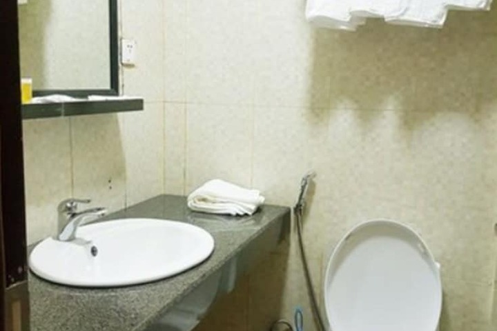 Room 14 of 25
