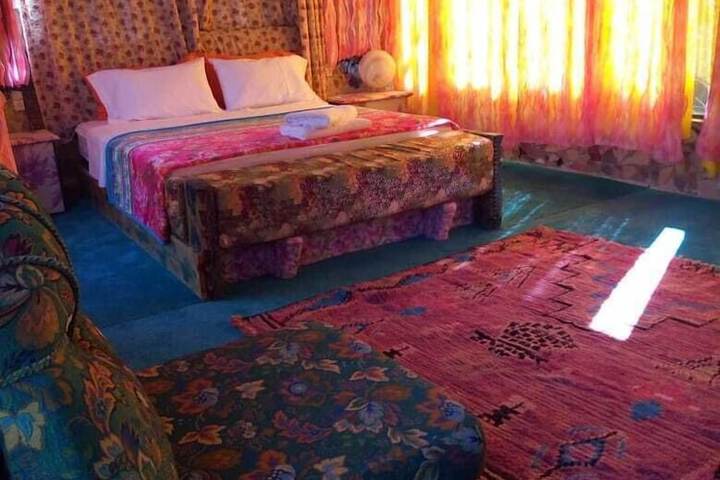 Room 5 of 57