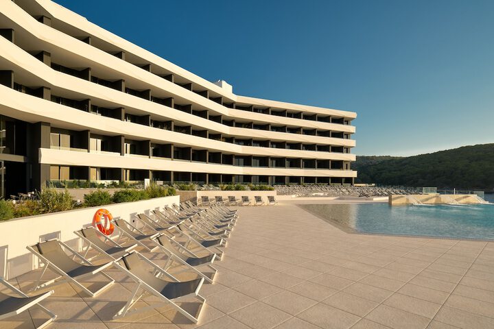 Hotel 85 of 101
