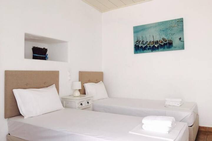 Room 13 of 44