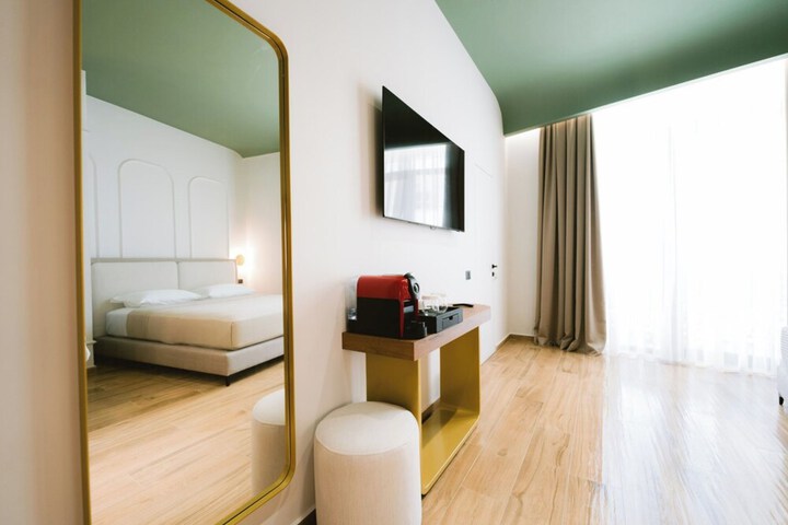 Room 32 of 91