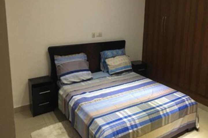 Room 10 of 12