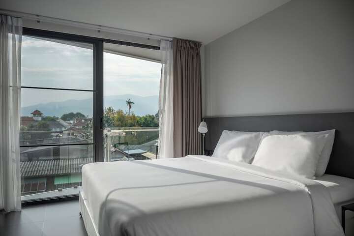 Room 14 of 37