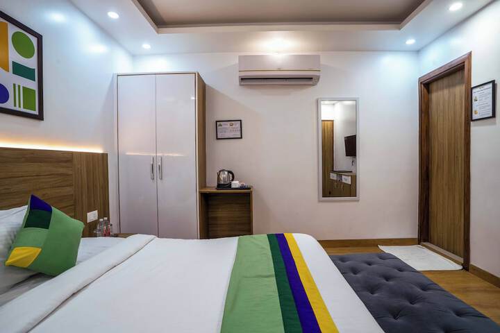 Room 3 of 6