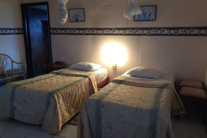 Room 6 of 30
