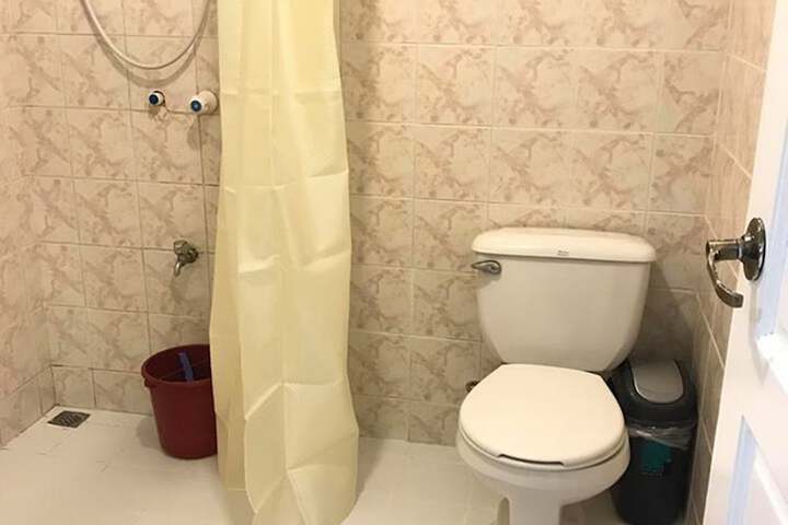 Room 4 of 5