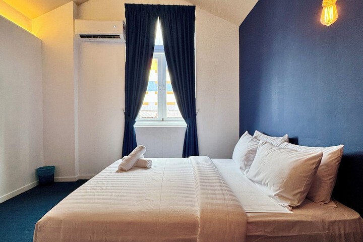 Room 32 of 122