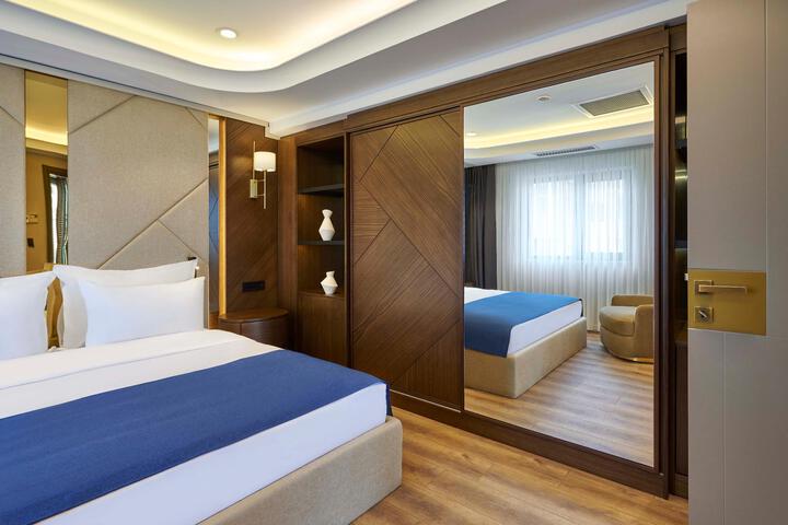 Room 30 of 113