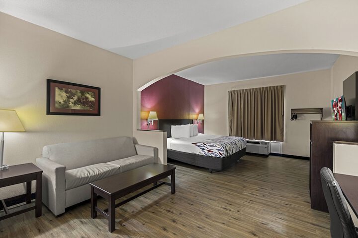 Room 8 of 35