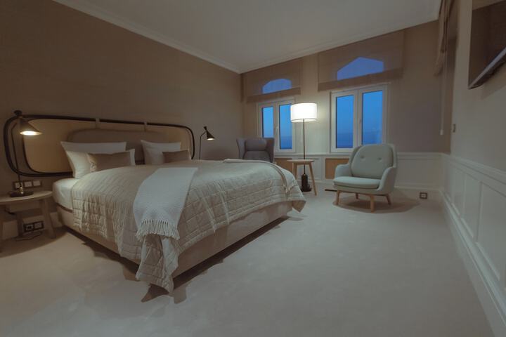 Room 2 of 49