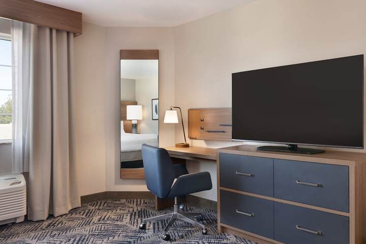 Room 8 of 39