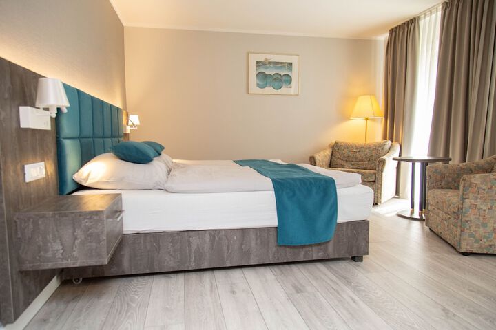 Room 4 of 30