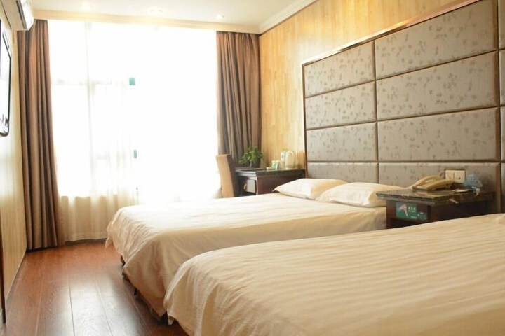 Room 14 of 63