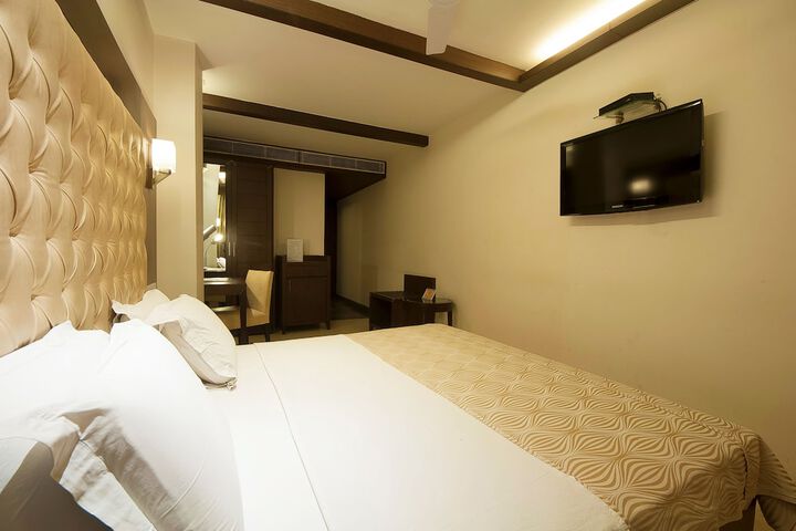 Room 10 of 25